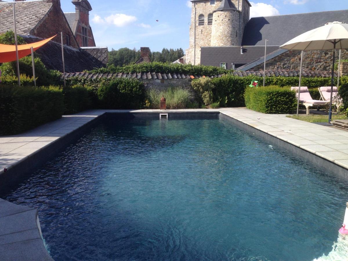 Hotel Le Castel à Fosses-La-Ville Extérieur photo