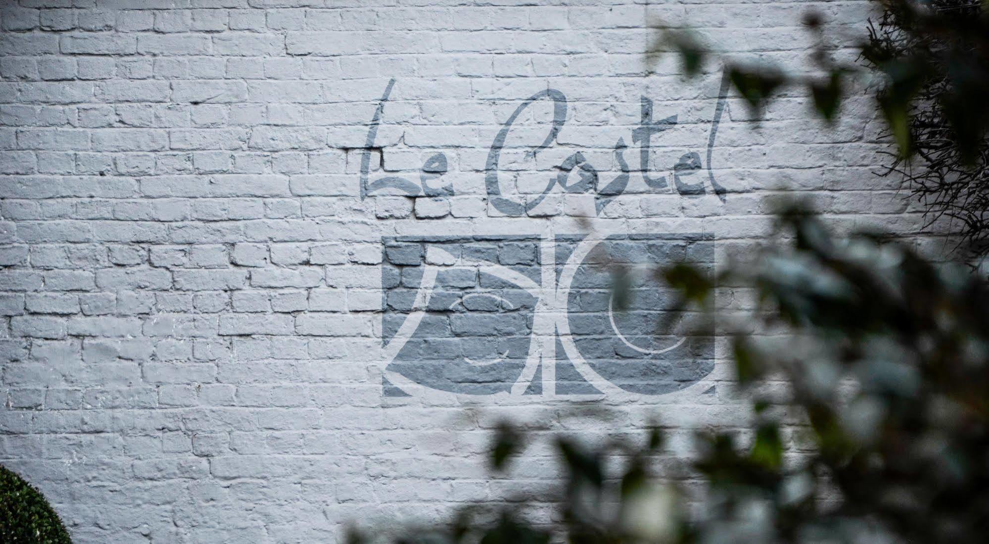 Hotel Le Castel à Fosses-La-Ville Extérieur photo