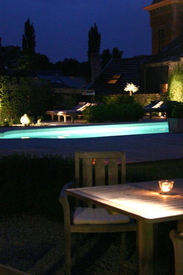 Hotel Le Castel à Fosses-La-Ville Extérieur photo